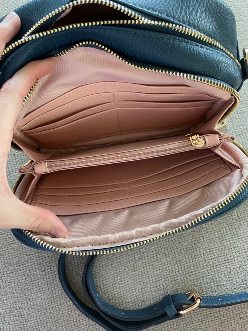 Poppy & Peonies Navy 24/7 Crossbody - Picture 6 of 9
